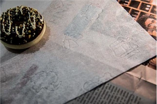 Изделие из спанлейса с мультяшным тиснением